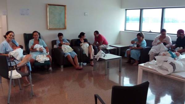 Madres en el taller de La Fe Madres en el taller de La Fe