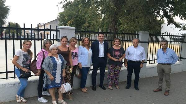PP exige a la Junta la reforma integral del Colegio Azahara de Villarrubia PP exige a la Junta la reforma integral del Colegio Azahara de Villarrubia