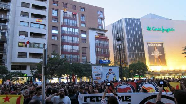 Manifestación en València para pedir la dimisión de Moragues Manifestación en València para pedir la dimisión de Moragues