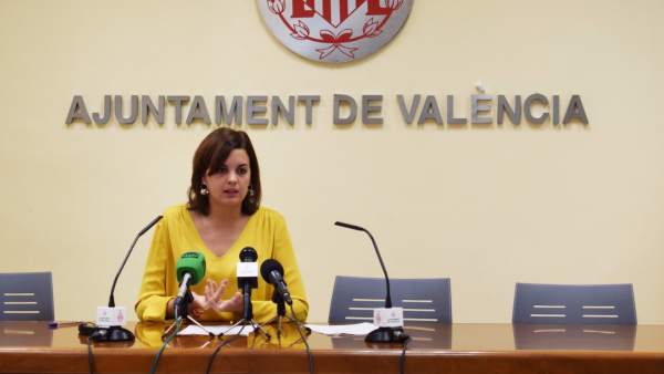 El PSPV carga contra Grezzi por el anuncio de peatonalizar la plaza del Ayuntamiento El PSPV carga contra Grezzi por el anuncio de peatonalizar la plaza del Ayuntamiento