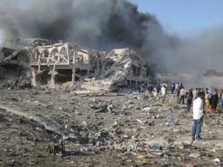Al menos 85 muertos en los atentados de Mogadiscio