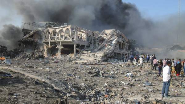 Al menos 85 muertos en los atentados de Mogadiscio Al menos 85 muertos en los atentados de Mogadiscio