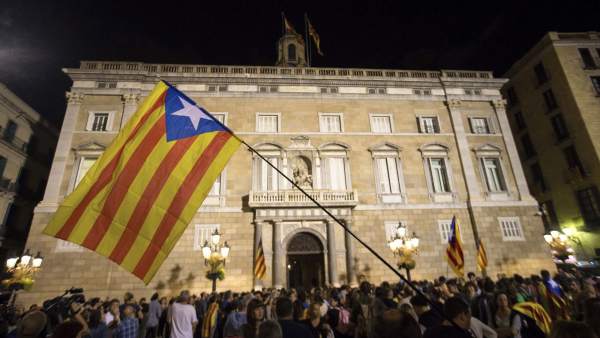 Concentración frente al Palau de la Generalitat Concentración frente al Palau de la Generalitat