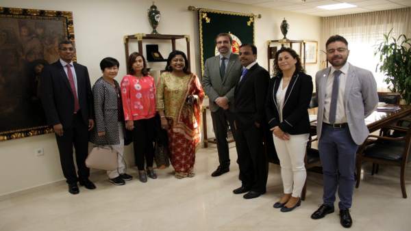 Recepeción a la delegación de mujeres empresarias de Malasia. Recepeción a la delegación de mujeres empresarias de Malasia.