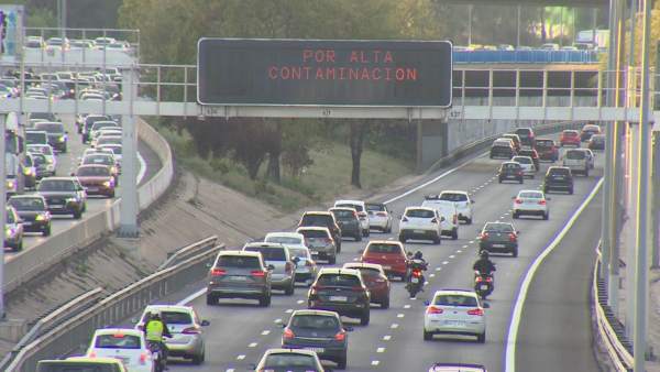 Madrid activa protocolo contaminación y limita velocidad M-30 Madrid activa protocolo contaminación y limita velocidad M-30