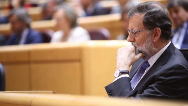 Rajoy sigue el pleno en el Senado sobre el artículo 155 Rajoy sigue el pleno en el Senado sobre el artículo 155