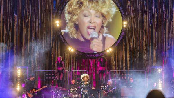 Imitación de la actuación de Tina Turner en 'Stars in Concert'. Imitación de la actuación de Tina Turner en 'Stars in Concert'.