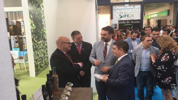 Inauguración del expositor de la Diputación de Jaén en Tierra Adentro 2017. Inauguración del expositor de la Diputación de Jaén en Tierra Adentro 2017.