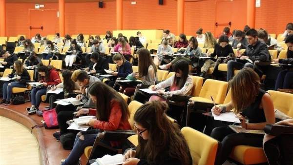 Universitarios Universitarios