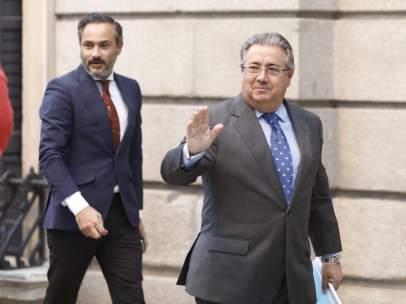 Juan Ignacio Zoido entra en el Congreso.