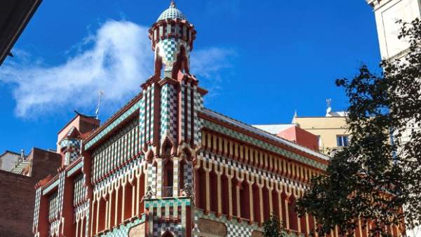 La Casa Vicens, el primer edificio residencial proyectado por Antoni Gaudí La Casa Vicens, el primer edificio residencial proyectado por Antoni Gaudí