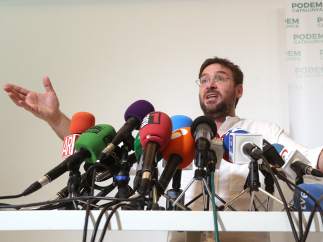 Albano-Dante Fachin, secretario general de Podem, en una rueda de prensa.