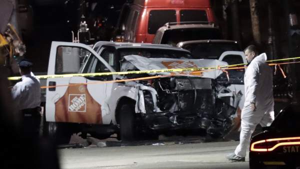 La camioneta con la que se produjo el atentado en Manhattan La camioneta con la que se produjo el atentado en Manhattan