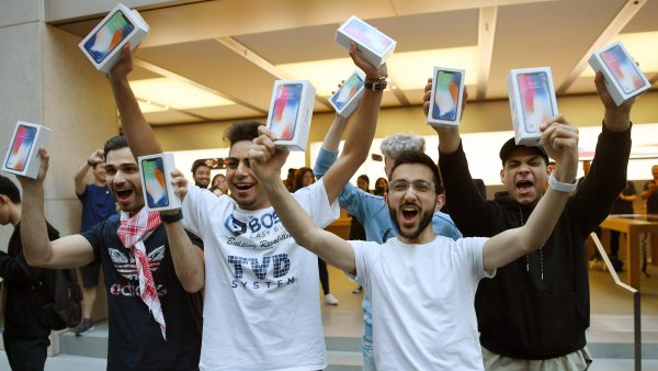 Celebrando que tienen un iPhone X Celebrando que tienen un iPhone X