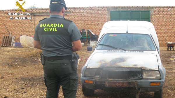 Remitiendo Np ' La Guardia Civil Detiene A Un Varón Por Incendiar Varios Vehícul Remitiendo Np ' La Guardia Civil Detiene A Un Varón Por Incendiar Varios Vehícul