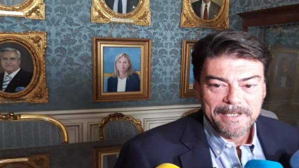 Luis Barcala, atiende a los medios este viernes Luis Barcala, atiende a los medios este viernes