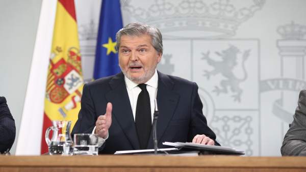 Rueda de prensa de Iñigo Méndez de Vigo tras el Consejo de Ministros Rueda de prensa de Iñigo Méndez de Vigo tras el Consejo de Ministros