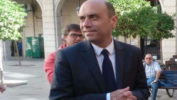 L'alcalde d'Alacant insisteix que no dimitirà i eludeix parlar de "futuribles" per la denúncia de Fiscalia L'alcalde d'Alacant insisteix que no dimitirà i eludeix parlar de "futuribles" per la denúncia de Fiscalia