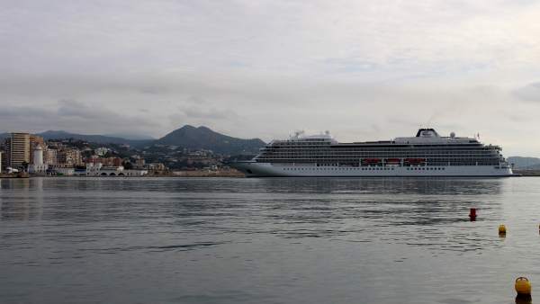 Viking Sun en el puerto de Málaga Viking Sun en el puerto de Málaga