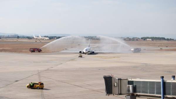 Ryanair inaugura la seua nova ruta d'hivern València-Budapest amb una oferta de bitllets per 17 euros Ryanair inaugura la seua nova ruta d'hivern València-Budapest amb una oferta de bitllets per 17 euros