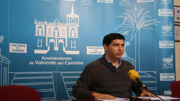 El alcalde de Valverde del Camino, Maunel Cayuela. El alcalde de Valverde del Camino, Maunel Cayuela.