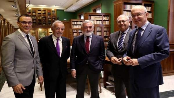 Los promotores del proyecto 'La lengua navega a América' Los promotores del proyecto 'La lengua navega a América'