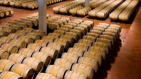 Barricas de vino. Barricas de vino.