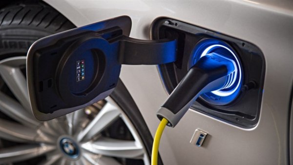 Carga eléctrica de un BMW Carga eléctrica de un BMW