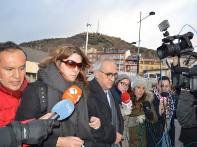 Marga Garau se dirige al juzgado con su abogado