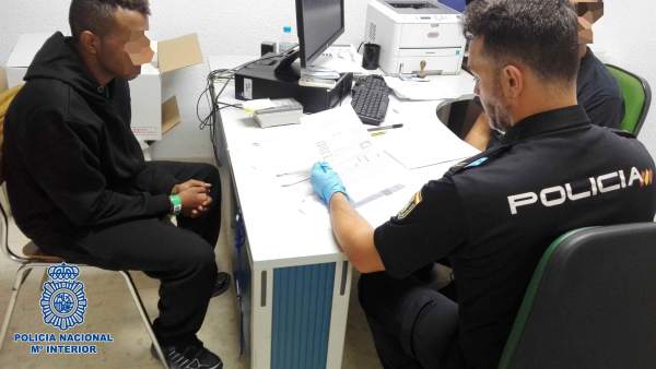 La Policía Nacional Detiene A Un Paterista Dedicado A La Introducción En España La Policía Nacional Detiene A Un Paterista Dedicado A La Introducción En España