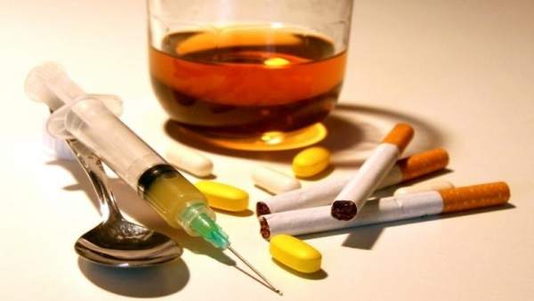 Drogas, tabaco, alcohol, medicamentos, alcoholismo, adicción, drogodependencia Drogas, tabaco, alcohol, medicamentos, alcoholismo, adicción, drogodependencia