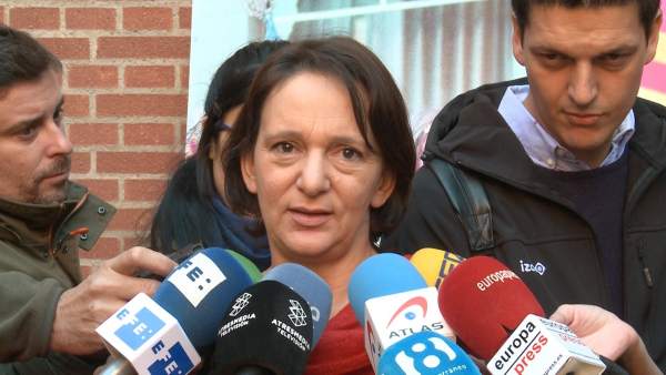 Bescansa reclama una taula de diàleg de Catalunya: "Com més prompte donem passos, abans prendrem la via de la solució" Bescansa reclama una taula de diàleg de Catalunya: "Com més prompte donem passos, abans prendrem la via de la solució"