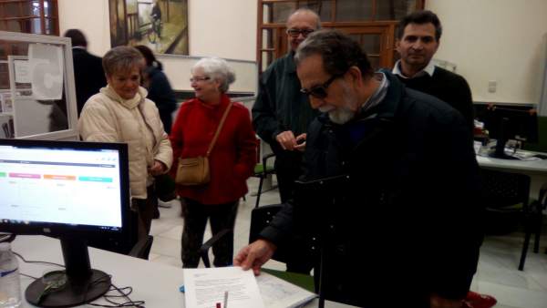 Entrega de 1.500 firmas para inversiones en el distrito norte Entrega de 1.500 firmas para inversiones en el distrito norte