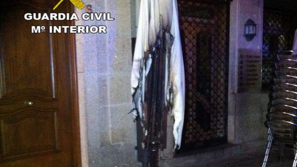 Investigan a un joven por provocar incendios en locales y domicilios de Baiona Investigan a un joven por provocar incendios en locales y domicilios de Baiona