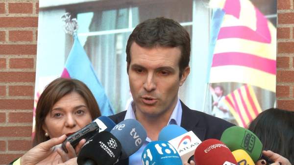 Casado insta els constitucionalistes a una majoria suficient per a un "govern històric" enfront del secessionisme Casado insta els constitucionalistes a una majoria suficient per a un "govern històric" enfront del secessionisme