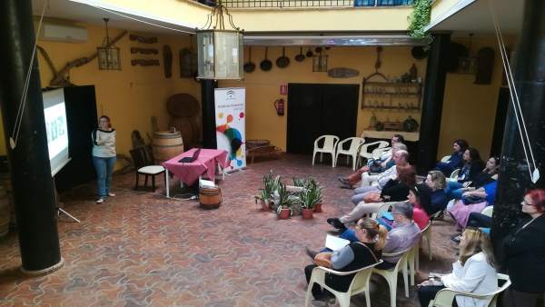 Ciclo de jornadas sobre agricultura ecológica y desarrollo empresarial Ciclo de jornadas sobre agricultura ecológica y desarrollo empresarial