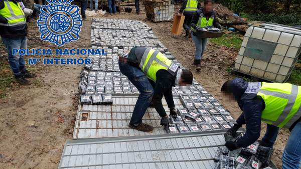 Droga incautada en operación policial con 5 detenidos en Granada y Guipúzcoa Droga incautada en operación policial con 5 detenidos en Granada y Guipúzcoa