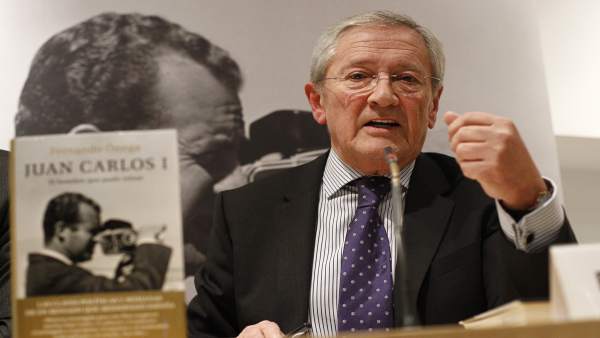 Fernando Ónega presenta su libro. Fernando Ónega presenta su libro.