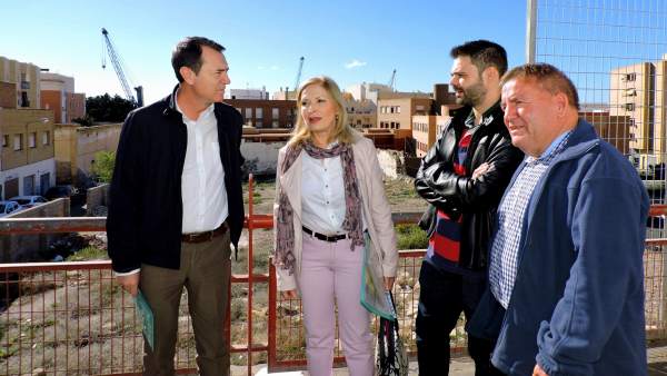Pérez Navas (PSOE) en el Puente de Pescadería Pérez Navas (PSOE) en el Puente de Pescadería