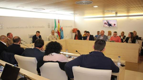 Pleno de La Rinconada. Pleno de La Rinconada.
