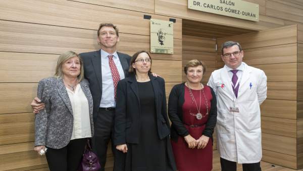 Desubrimiento de la placa con el nombre del doctor Gómez-Durán Desubrimiento de la placa con el nombre del doctor Gómez-Durán