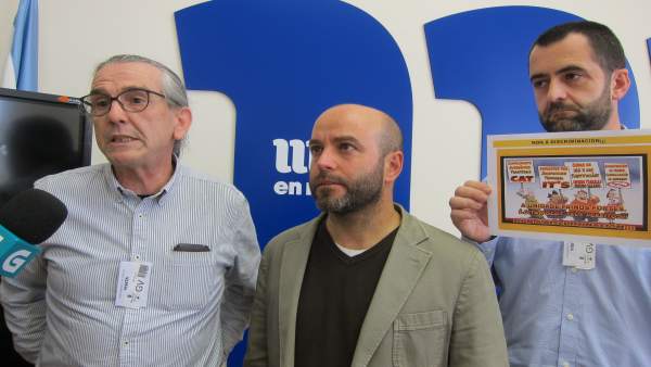 Luís Villares con personal de Justicia de Galicia. Luís Villares con personal de Justicia de Galicia.