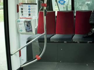 Interior de un autobús de TMB en Barcelona.