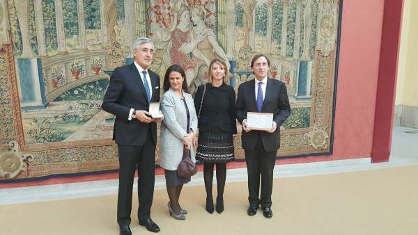 Alicia García con los premiados Alicia García con los premiados
