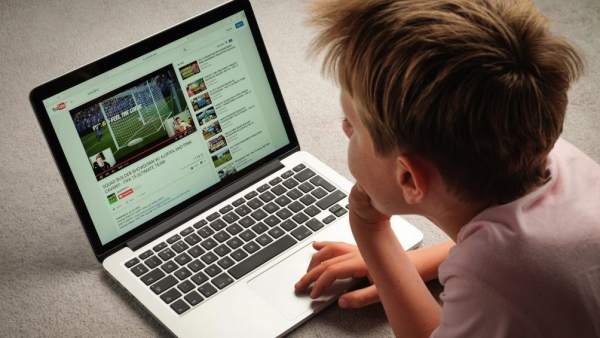 YouTube YouTube