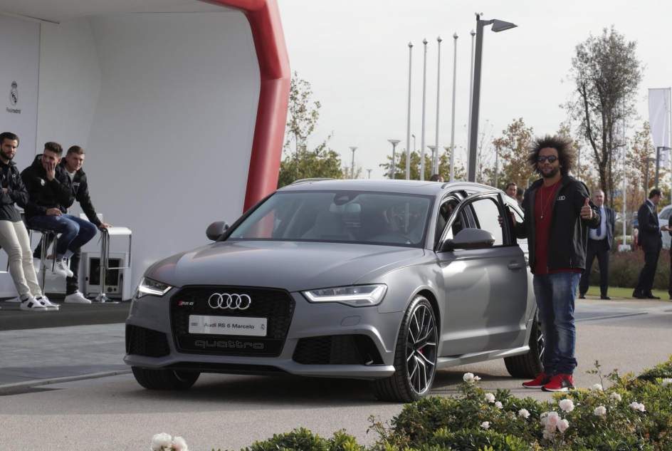 Marcelo, recogiendo un Audi.