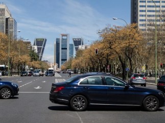 Coches, tránsito, Castellana, tráfico, contaminación, Madrid, torres, edificios
