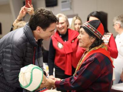 Justin Trudeau se disculpa ante indígenas por su internamiento forzoso