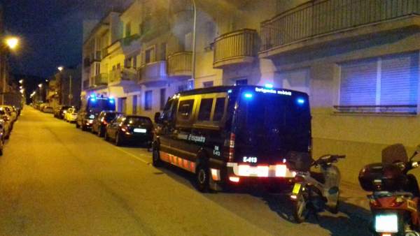 Los Mossos, en una operación contra el yihadismo Los Mossos, en una operación contra el yihadismo