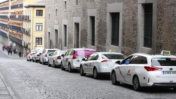 Taxi, Parada, Aparcamiento, Línea , Vehículos Taxi, Parada, Aparcamiento, Línea , Vehículos